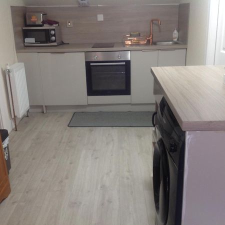 บัสบี้ อพาร์ตเมนต์ Apartment กลาสโกว์ ภายนอก รูปภาพ
