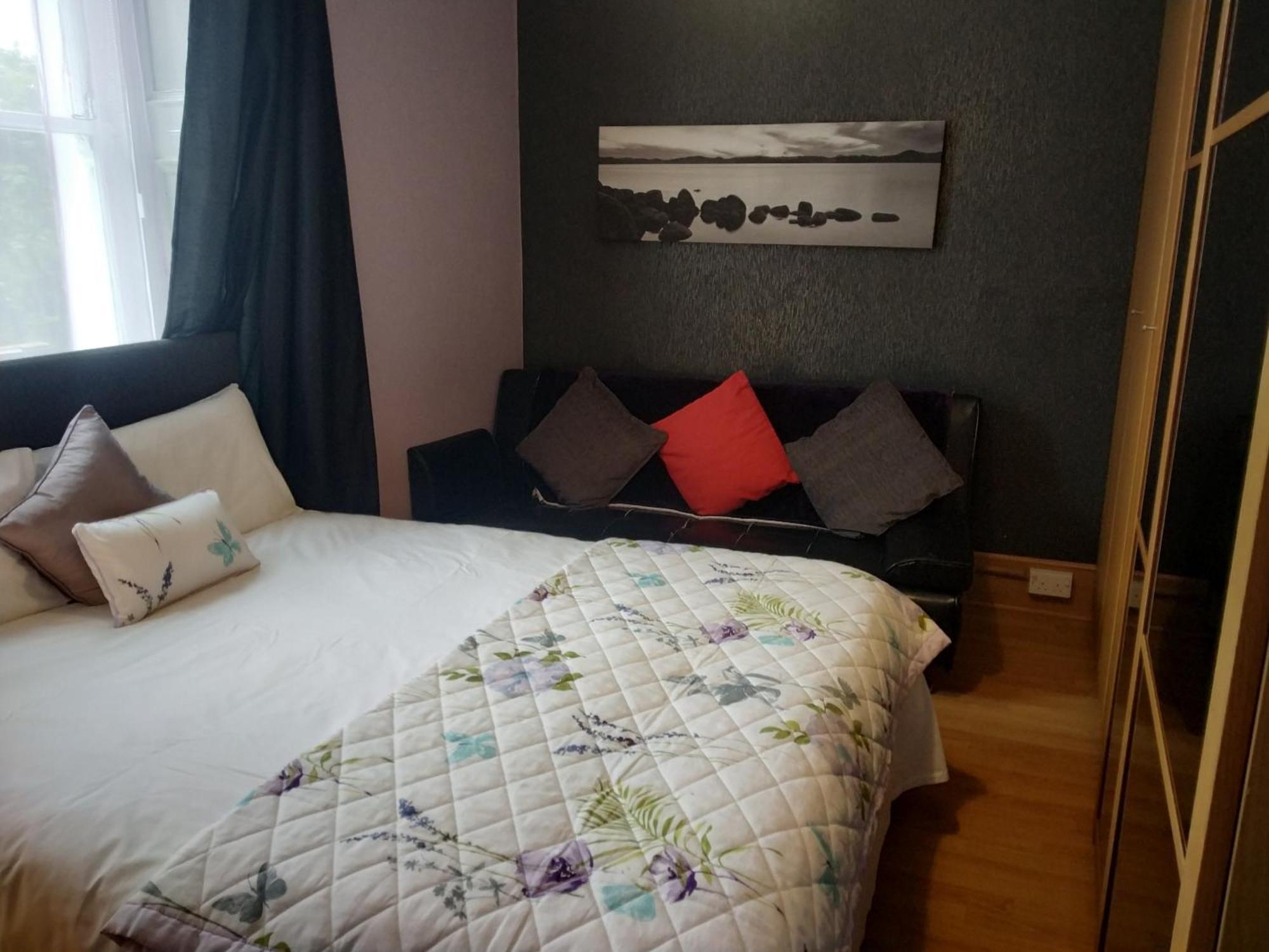 บัสบี้ อพาร์ตเมนต์ Apartment กลาสโกว์ ภายนอก รูปภาพ