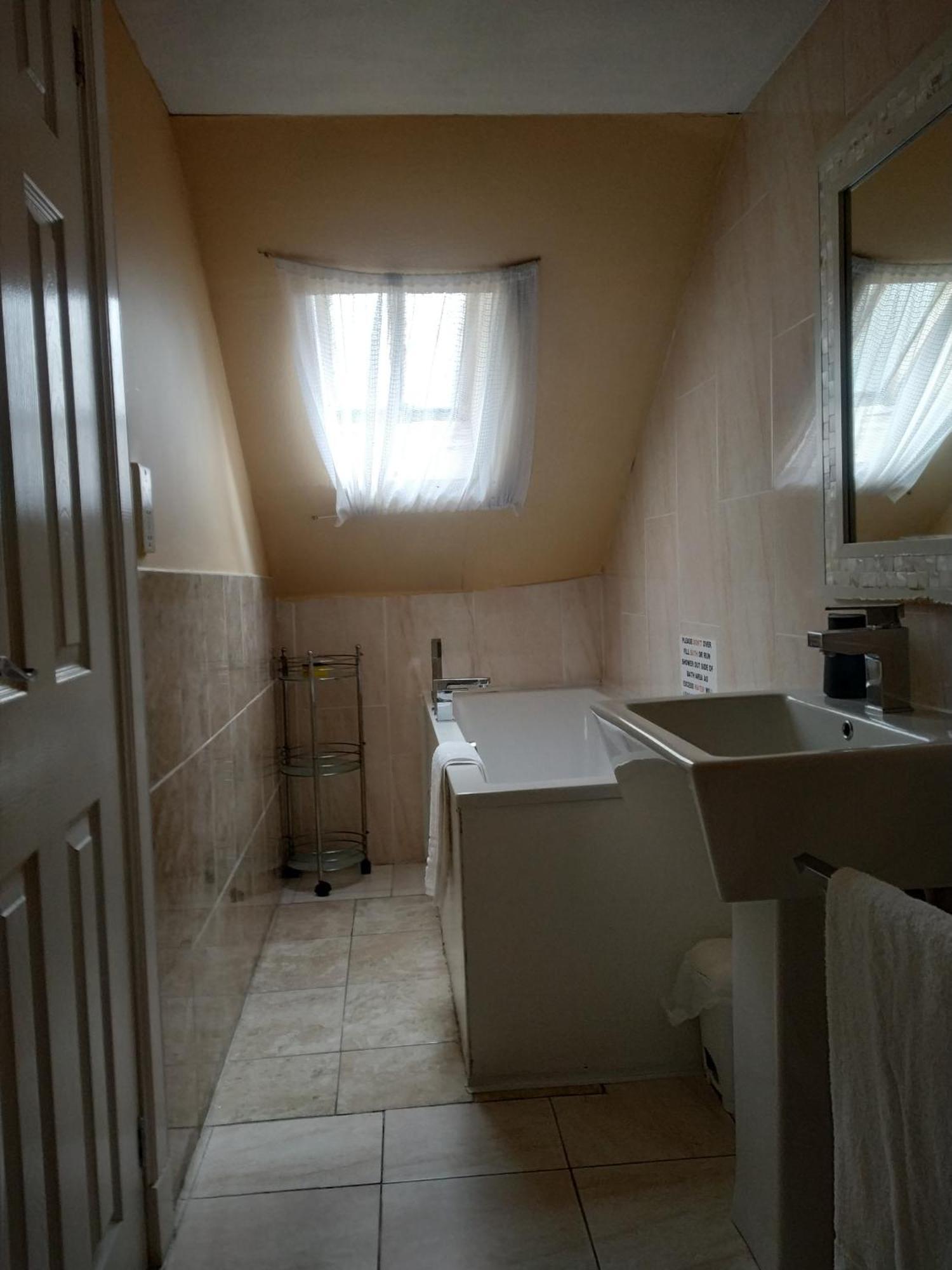 บัสบี้ อพาร์ตเมนต์ Apartment กลาสโกว์ ภายนอก รูปภาพ